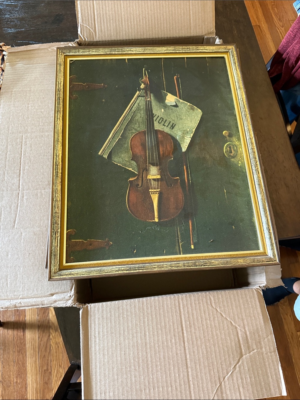 Vintage Violin Wall Art in Brown and Gold - Classic Home Wall Decor
